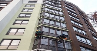 Установка крыши на балкон Александров цена от 1050 руб. м/2.
